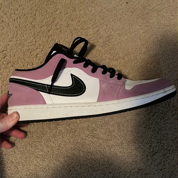 Jordan 1 Low - Picture 1 of 4